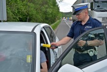 Połowa z nas jeździ za szybko i wciaż trafiają się czarne owce. Po kaskadowym pomiarze prędkosci