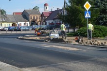 Po remoncie w centrum Raczek. Droga ładna, ale…