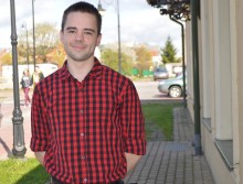 Poezja to rozwiązanie zagadki. Bez niej wielu uczuć nie da się wyrazić. Wywiad z Mateuszem Sidorkiem