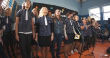 Nauczyciele śpiewający o Puszku Okruszku? W suwalskiej Szóstce wszystko jest możliwe