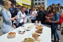 Sport i zdrowa żywność. Festyn rodzinny w Zespole Szkół nr 6 w Suwałkach [wideo]