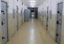 Skazany za pedofilię po opuszczeniu aresztu dalej nękał dzieci