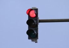 Kobieta wjechała na czerwonym świetle