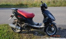 Pijany i bez kasku wywrócił się na skuterze