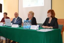 Cieślukowski z pielęgniarkami. Jest ich za mało i nędznie zarabiają 