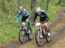 Suwalskim kolarzom niestraszne kałuże i błoto [zdjęcia]