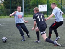Piłkarska liga amatorów. Lider zagra na dobry początek, zmiany w terminarzu