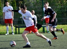 Piłkarska liga amatorów. Druga kolejka i drugi lider [zdjęcia]