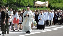 Tysiące suwalczan na procesjach Bożego Ciała [zdjęcia]