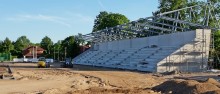 Rośnie stadion lekkoatletyczny. Trybuna już stoi [zdjęcia]