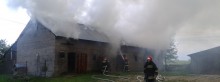 Pożar starej obory w Poddubówku [wideo i zdjęcia]