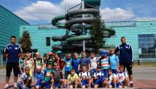 Akademia Piłkarska Wigry Suwałki „trenuje” w aquaparku  