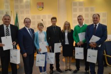 Sportowcy u prezydenta Suwałk. Osiągnęli sukcesy, dostali upominki [zdjęcia]