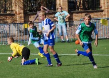 Młodzieżowa piłka. Raz na wozie, a raz pod