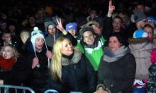 Sylwester na Placu Konopnickiej. Zabawa przy minus 15 [wideo]