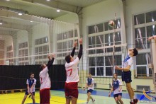 Amatorska siatkówka. Liderzy kontra młodzież