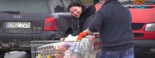 Litwini świętują w suwalskich marketach. Na sklepowy wózek czeka się w kolejce [wideo]