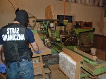  Druga wielka fabryka nielegalnych papierosów zlikwidowana [wideo i zdjęcia]