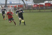 Okręgowa piłka.  Każdy o coś gra