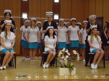 Zostali symbolicznie włączeni do zawodu. Czepkowanie w suwalskiej uczelni [zdjęcia]