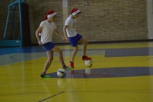 Zagrali w szczytnym celu. Słodki mecz w Zespole Szkół nr 3 w Suwałkach [zdjęcia]