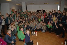 Suwalscy harcerze przekazali Betlejemskie Światło Pokoju kolegom na Litwie zdjęcia