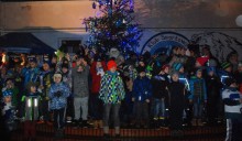 Wigierska choinka zapłonęła w centrum Suwałk [zdjęcia]