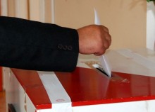 Dwa komitety, jedna kandydatka