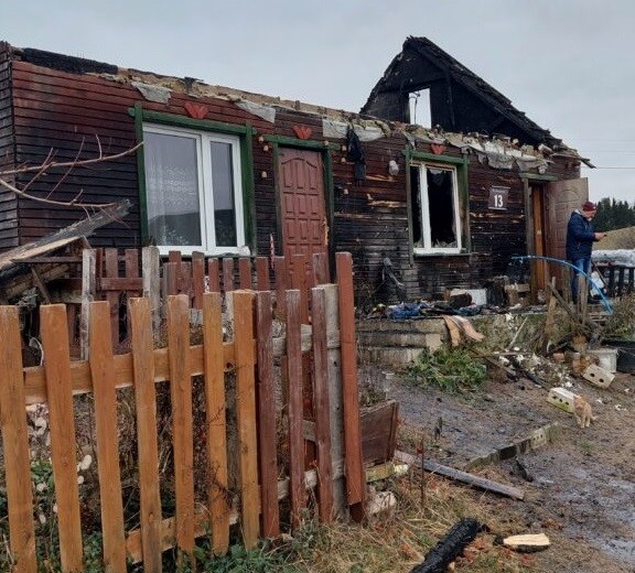 W Wigilię w Pobondziach spłonął dom małżeństwa 90-latków. Tu jest całe ich życie [wideo i zdjęcia]