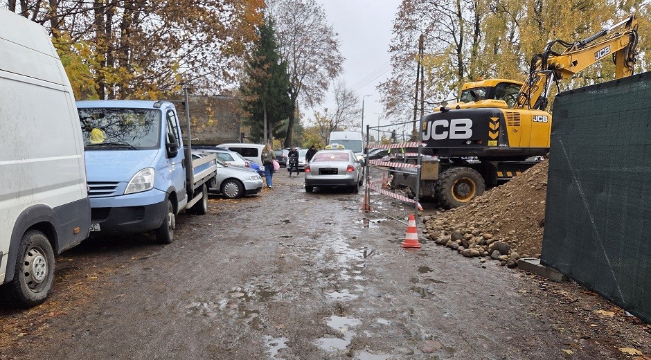 Skandaliczne warunki dotarcia do peronów dworca PKP w Suwałkach. Jest i interwencja poselska [foto]