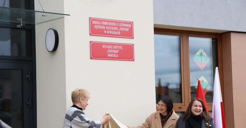 Litewska szkoła w Suwałkach otrzymała imię. Vienybe znaczy Jedność [zdjęcia]
