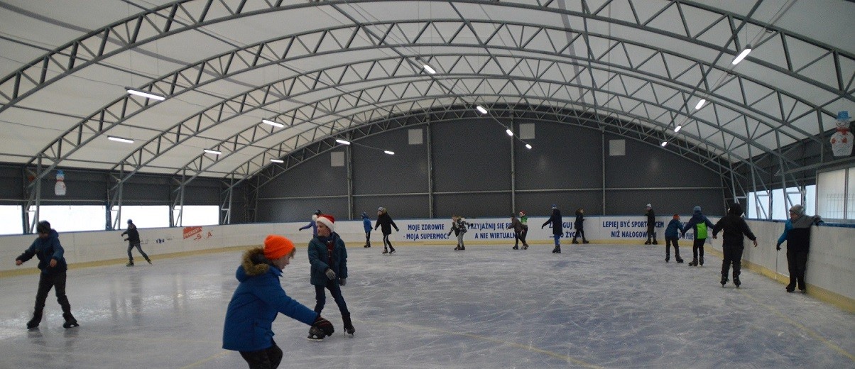 Przetarg na lodowisko przy SP 11 w Suwałkach. Co z trybuną na Zarzeczu?