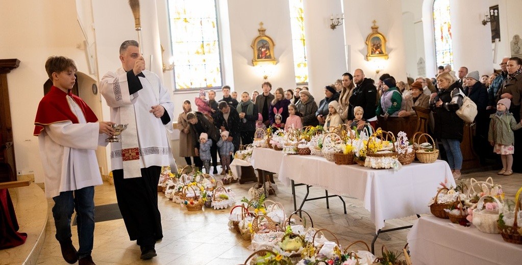 Czas Świąt. Arcybiskup Adrian Galbas w orędziu na Wielkanoc 2026 [zdjęcia]