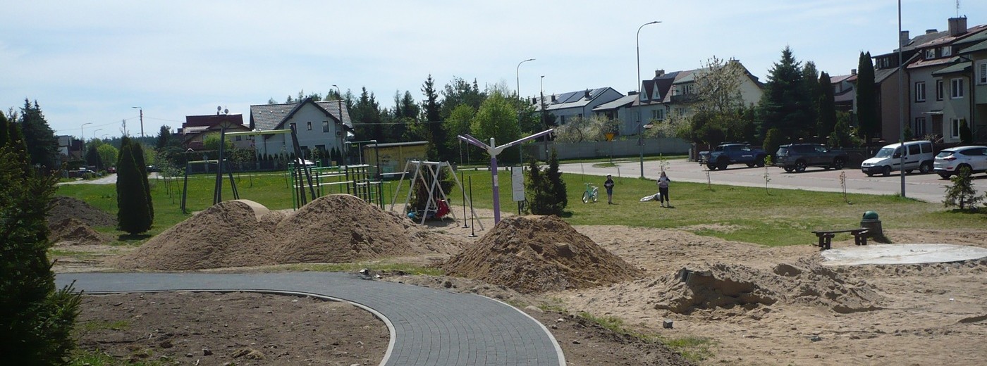 Suwałki. Do końca maja ma powstać park, siłownia i boisko na Osiedlu Hańcza [zdjęcia]