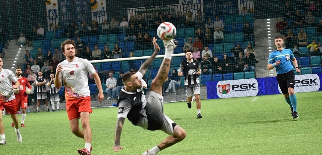 Mikołajkowy Turniej im. Tomka Godlewskiego. Przyjechał Quebo z Mazurem Radzymin i wygrał [zdjęcia]