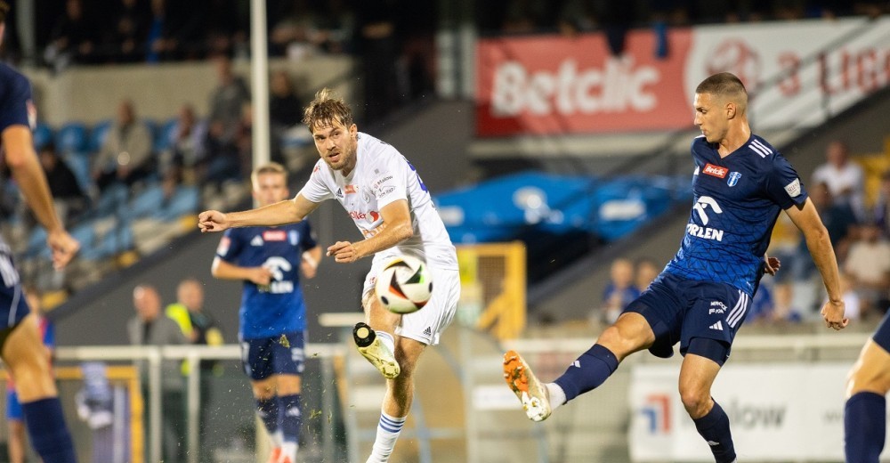 Wisła II Płock – Wigry Suwałki. Ciężka przeprawa, Kamil Lauryn zadebiutował w Zniczu [relacja live]