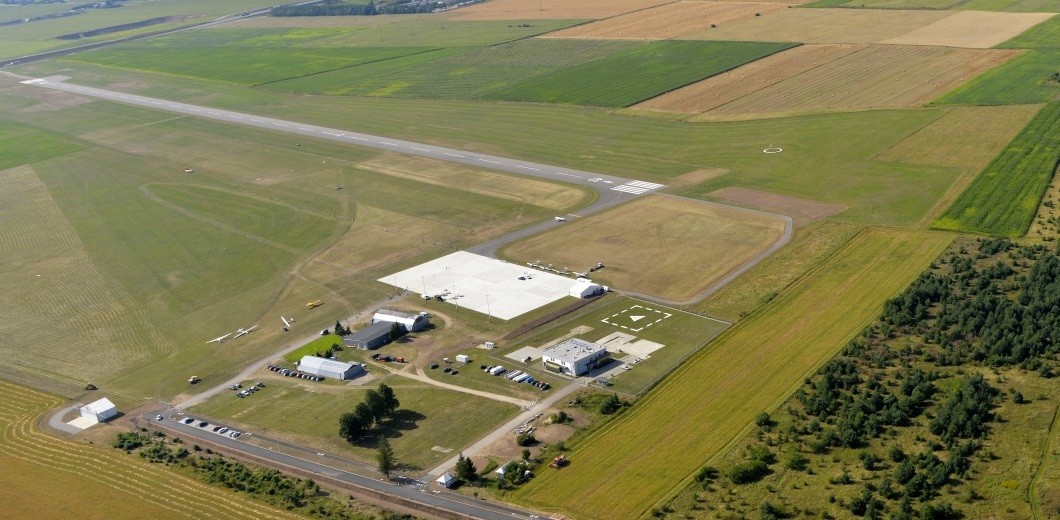 Oferty na hangar ewakuacji osób i dóbr kultury na lotnisku Suwałki