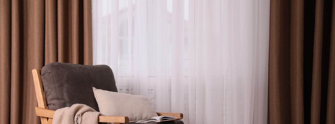 Jak bezbłędnie skomponować kolor nowych zasłon z obecną barwą ścian?